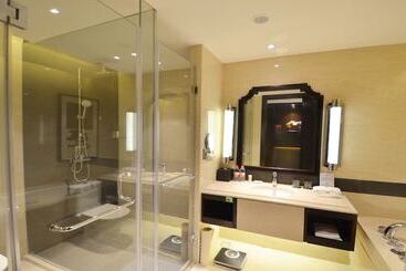هتل Holiday Inn Airport Guangzhou By Ihg