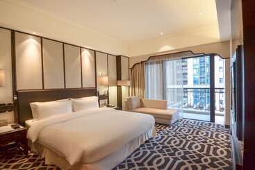 هتل Holiday Inn Airport Guangzhou By Ihg