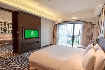 هتل Holiday Inn Airport Guangzhou By Ihg