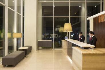 هتل Howard Johnson By Wyndham Pekalongan