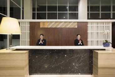 هتل Howard Johnson By Wyndham Pekalongan