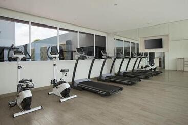 هتل Howard Johnson By Wyndham Pekalongan