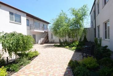 בית מלון כפרי Iriss Mariupol