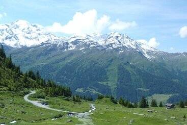 هتل La Cordee Des Alpes Sup
