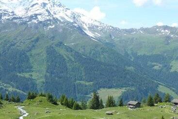 هتل La Cordee Des Alpes Sup