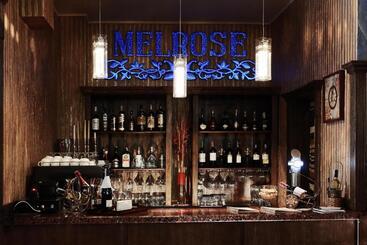 هتل Melrose