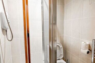 Royal Square Hotel   Nec & Birmingham Airport