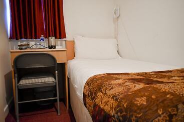 Royal Square Hotel   Nec & Birmingham Airport