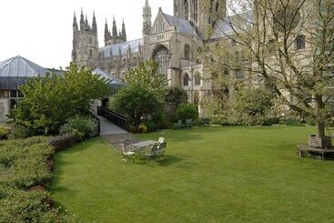 هتل روستایی Canterbury Cathedral Lodge