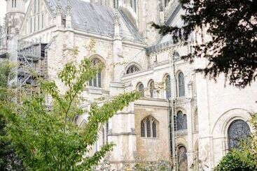 هتل روستایی Canterbury Cathedral Lodge