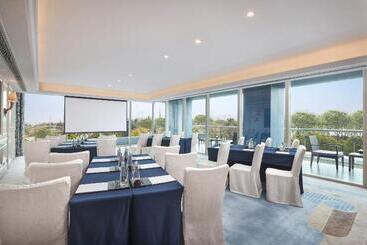 The Azure Qiantang, A Luxury Collection Hotel, Hangzhou