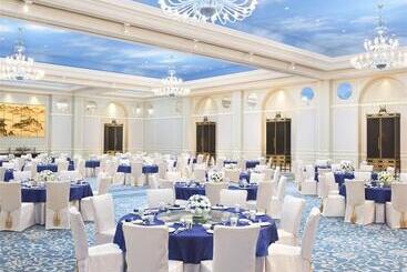 The Azure Qiantang, A Luxury Collection Hotel, Hangzhou