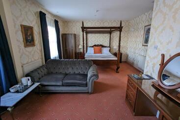 هتل The Cottage