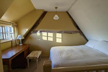 هتل The Cottage