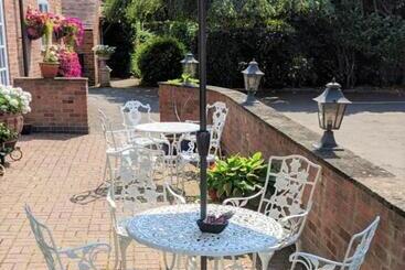 هتل The Cottage