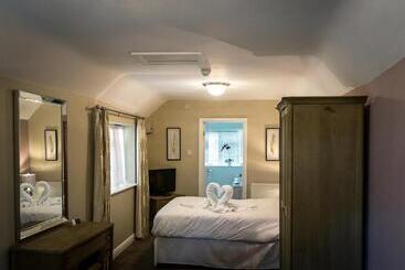 هتل The Cottage