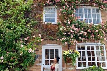 هتل The Cottage