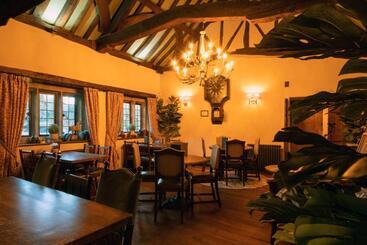 هتل The George Inn & Plaine