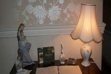 هتل The Manor Cullingworth Guest House