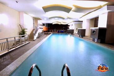 Jmm Grand Suites