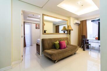 Jmm Grand Suites