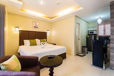 Jmm Grand Suites