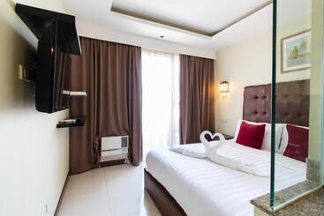 Jmm Grand Suites