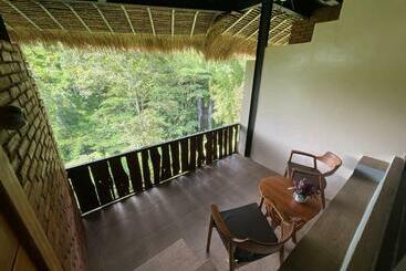 カプセルホテル Munduk Tutub Waterfall View