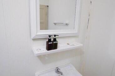 هتل Roomquest Rim Praya Dinsor Road