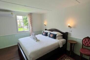 هتل Roomquest Rim Praya Dinsor Road