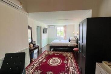 هتل Roomquest Rim Praya Dinsor Road