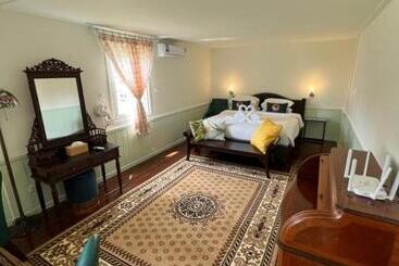 هتل Roomquest Rim Praya Dinsor Road