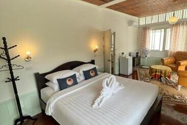 هتل Roomquest Rim Praya Dinsor Road