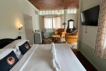 هتل Roomquest Rim Praya Dinsor Road