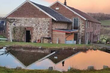 Bed and Breakfast Hoeve De Peer Veurs
