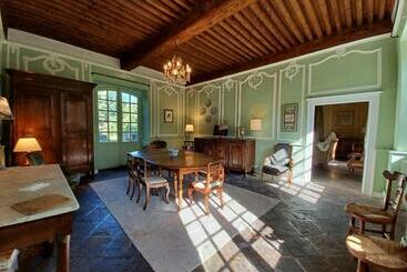 تختخواب و صبحانه Le Clos Saint Guilhem