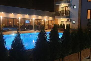 تختخواب و صبحانه Villa Mystic