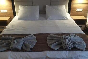 تختخواب و صبحانه Villa Mystic