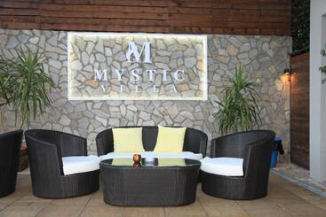 تختخواب و صبحانه Villa Mystic