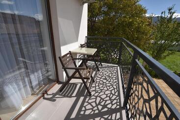 تختخواب و صبحانه Villa Mystic