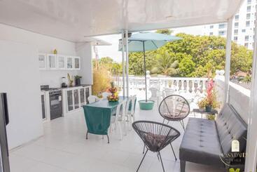 پانسیون Hostal Casa Dandy