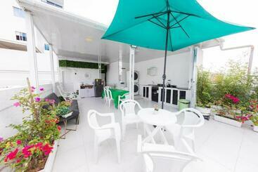 پانسیون Hostal Casa Dandy