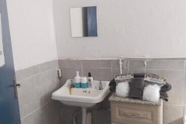 膳宿费 Valla S Self Catering