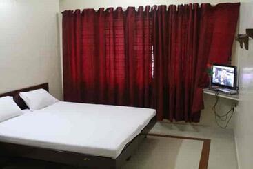 هتل Ashish Tourist Home