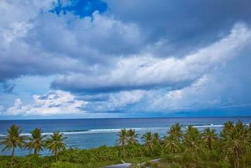 هتل Pine Lodge Maldives