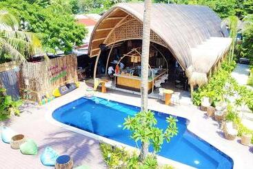 هتل Unwnd Boutique  Caticlan