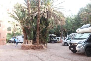 هتل Auberge Camping Garde Of Eden Le Lac