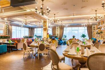 هتل Balqaragai Forest Family Resorts