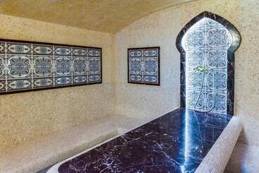 هتل Balqaragai Forest Family Resorts
