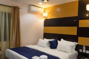 هتل Iris Gold Suite